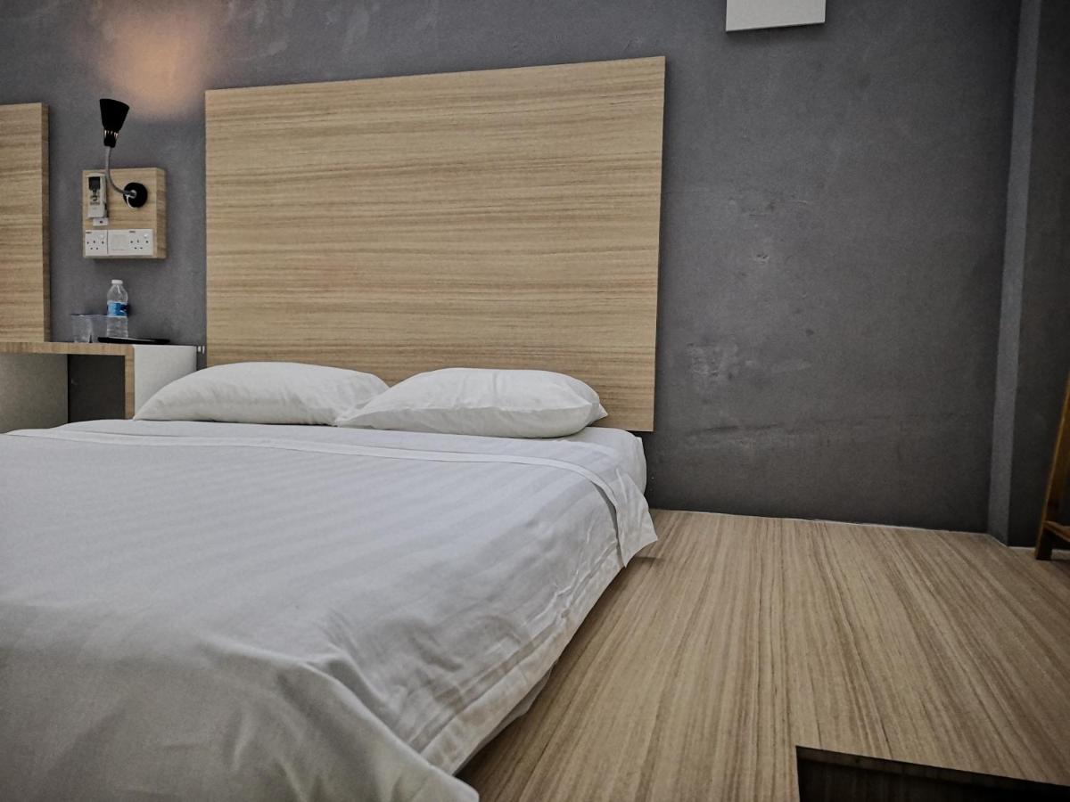 Dragon Door Hotel Sitiawan Eksteriør bilde