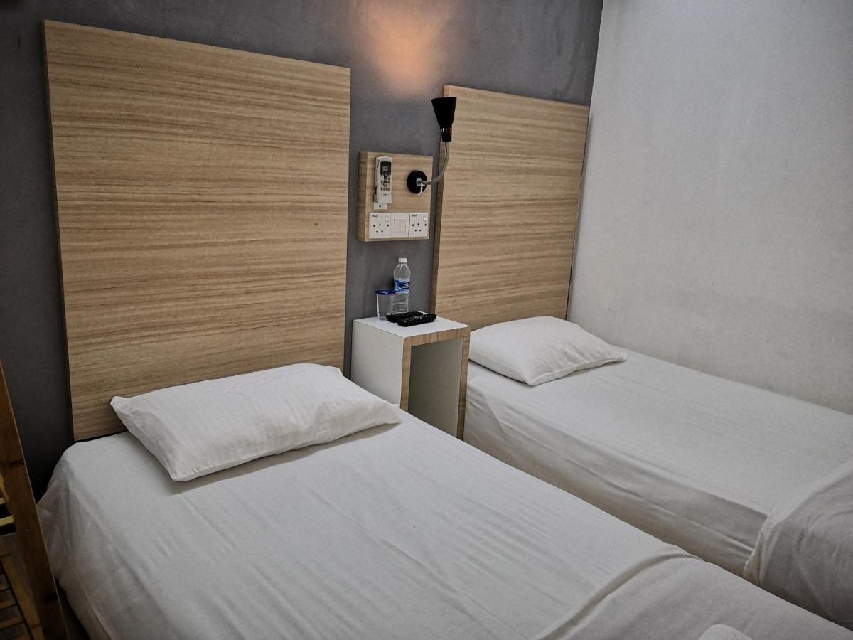 Dragon Door Hotel Sitiawan Eksteriør bilde